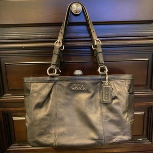 COACH Black Leather Shoulder Bag
